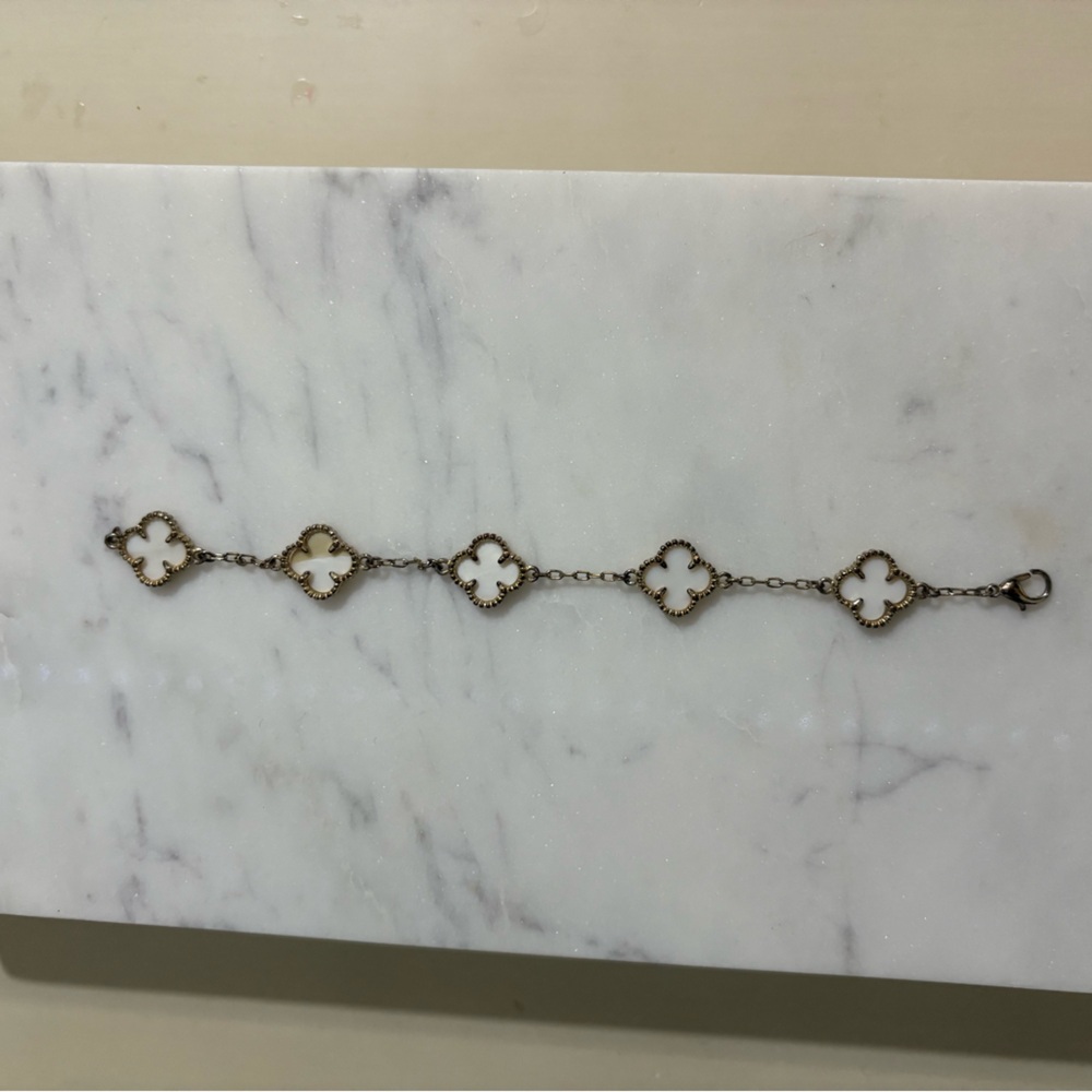 Gold Clover Link Bracelet